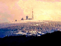 Brocken mit Brockenbahn  "Kurz vor Sonnenuntergang erreicht die Brockenbahn den höchsten Berg des Harzes."